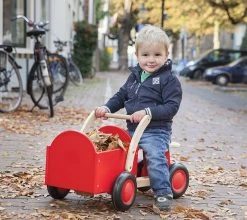 New Classic Toys® Bakfiets New Classic Toys Rood/blank 37x63x28 Cm -Kinderspeelgoed Winkel new classic toys bakfiets new classic toys rood bl 3
